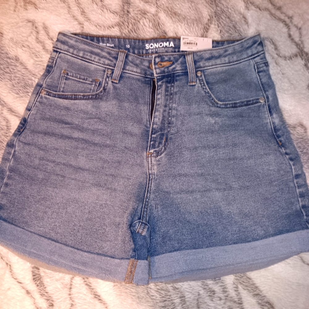 MOM SHORTS
